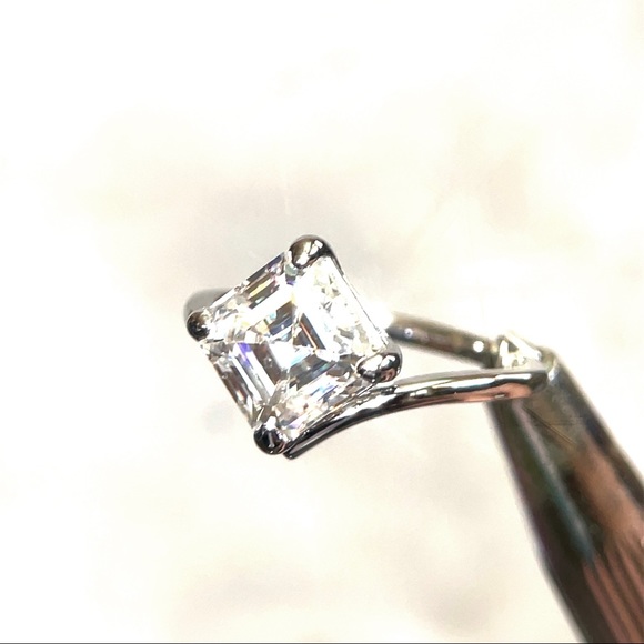 14k White Gold 2.5ct Asscher cut Chevron Ring - Picture 12 of 12